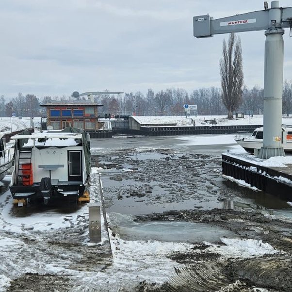 DF9F1CB9-6841-4FAC-9783-FC117CAE5A82_1_105_c